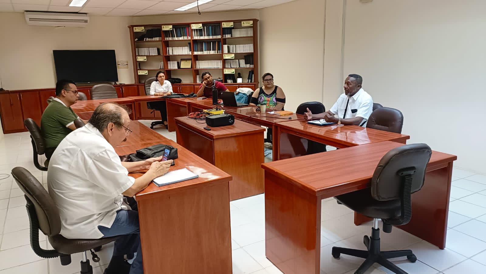 Foto 1_Reunion del Coordinador_Autoriddes UAEQRoo.jpg (105 KB)