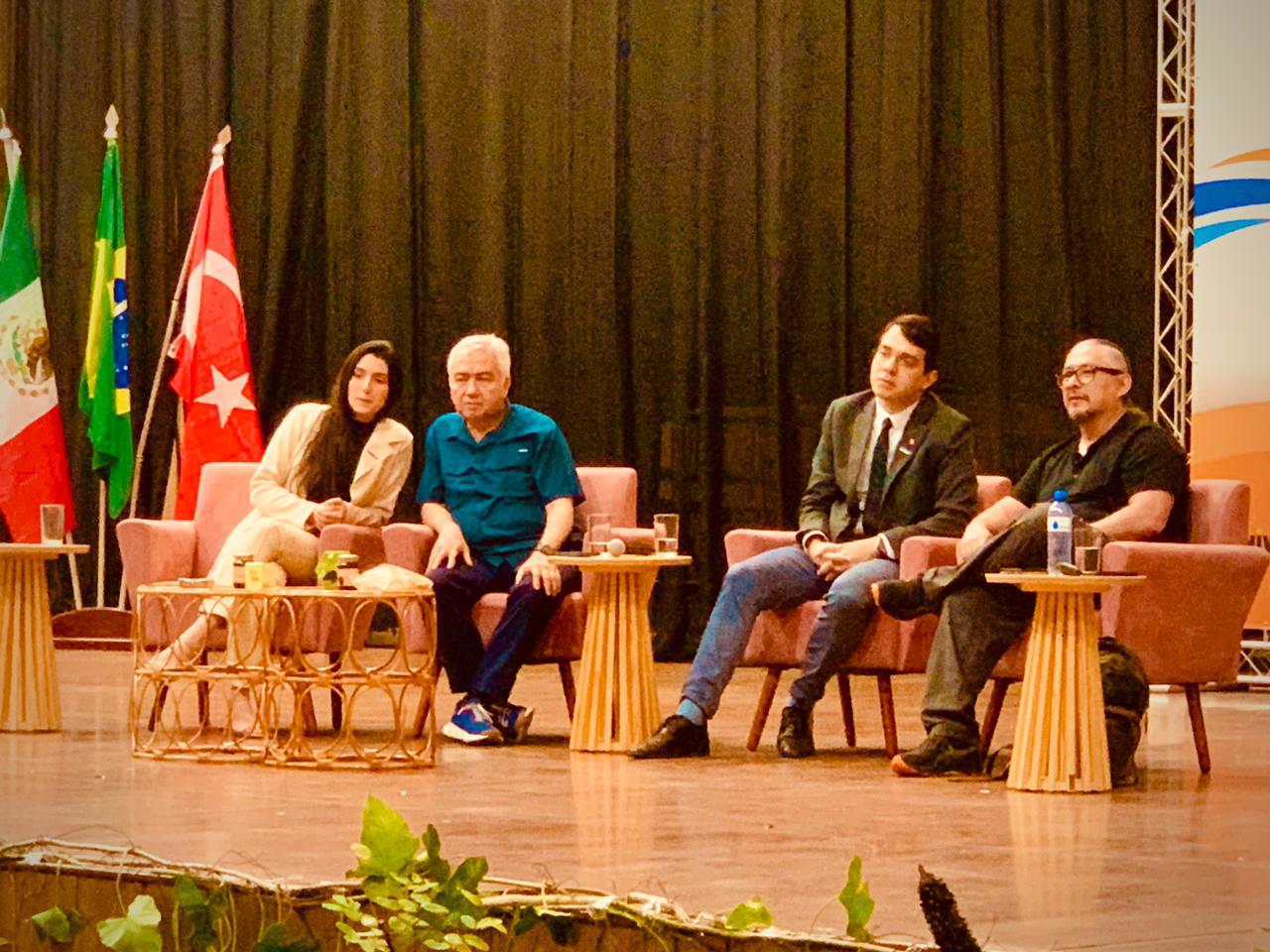 Donovan 3.jpg (191 KB)