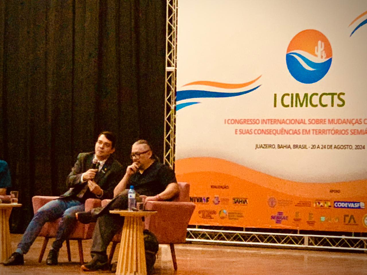 Donovan2.jpg (152 KB)