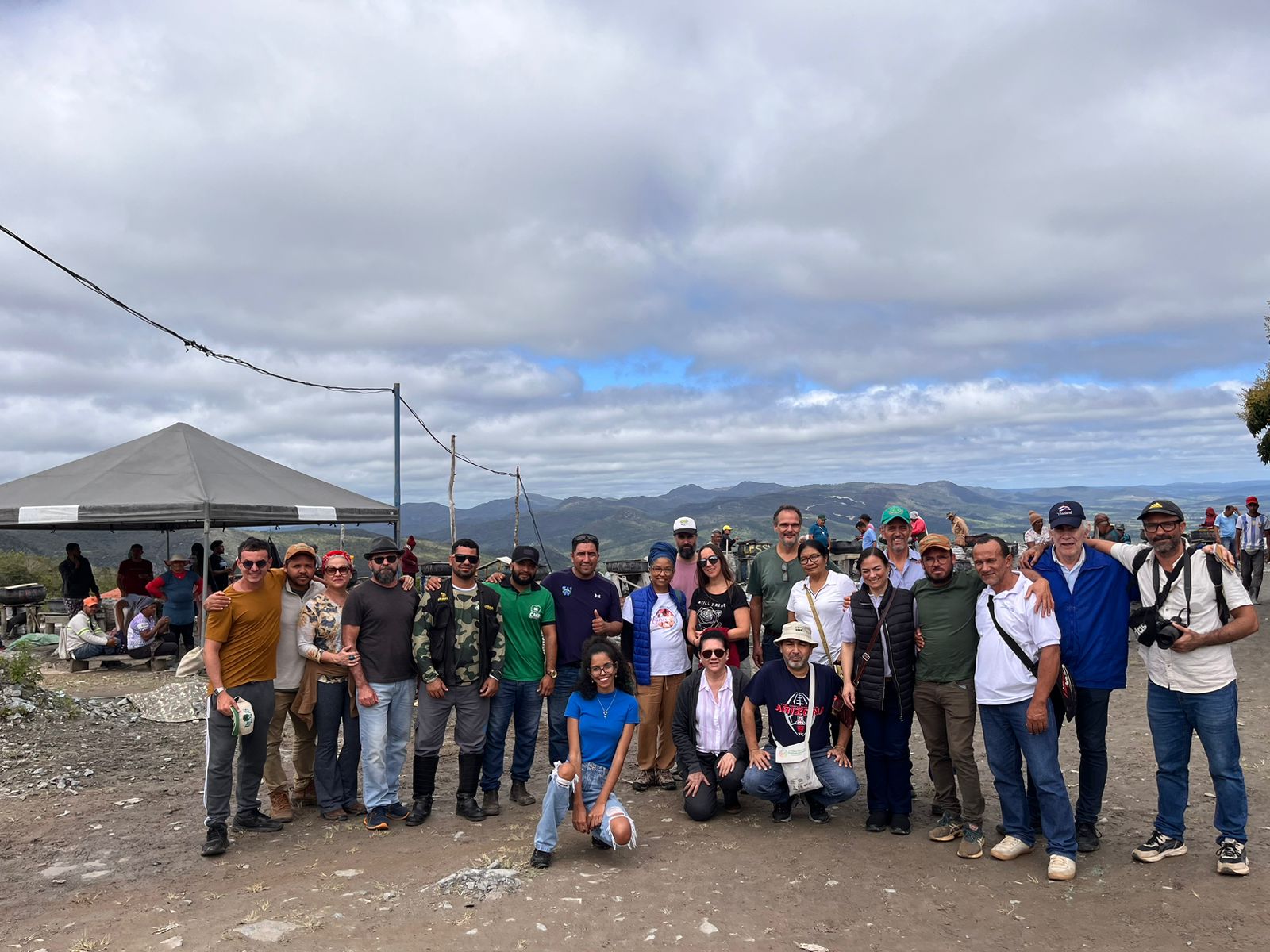 Visita mineracion 2.jpg (270 KB)