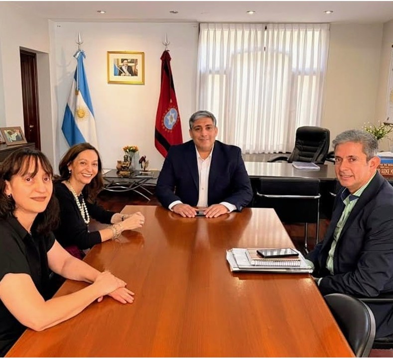 Reuni�nSalta_Guada.JPG (115 KB)