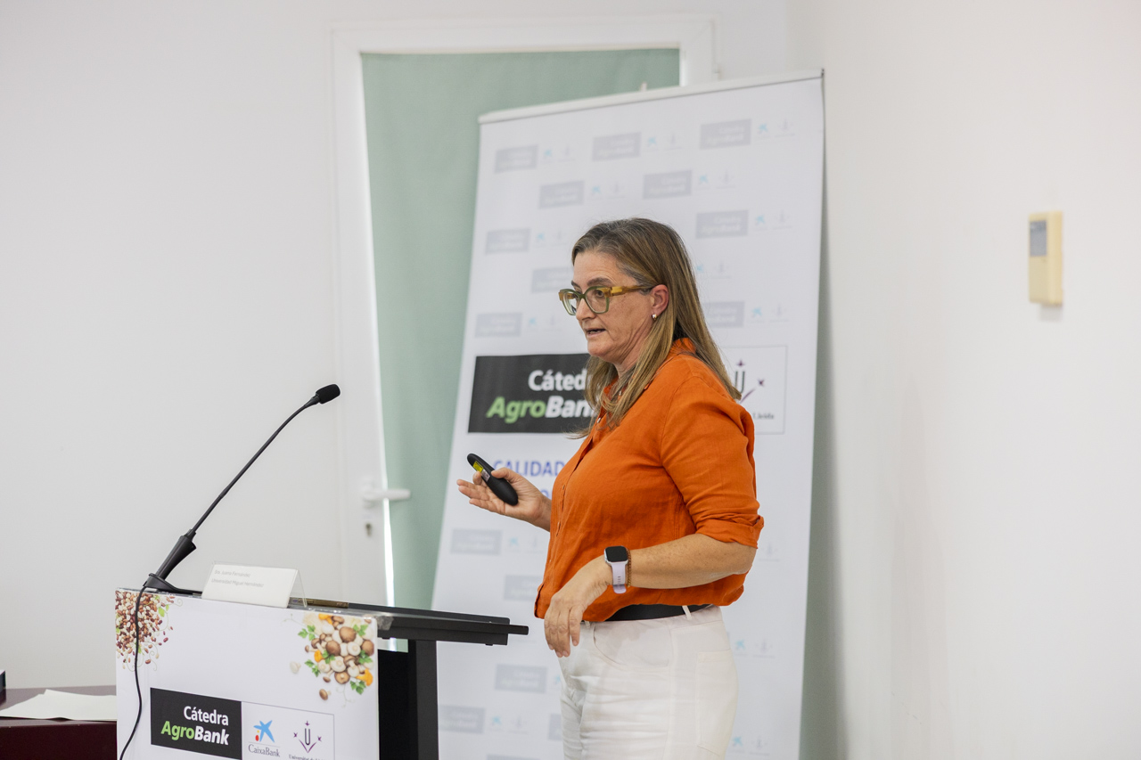 juana_fernandez.jpg (275 KB)