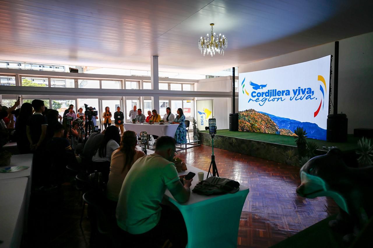 558765952_812906587950506_6684034366672553565_n.jpg (129 KB)